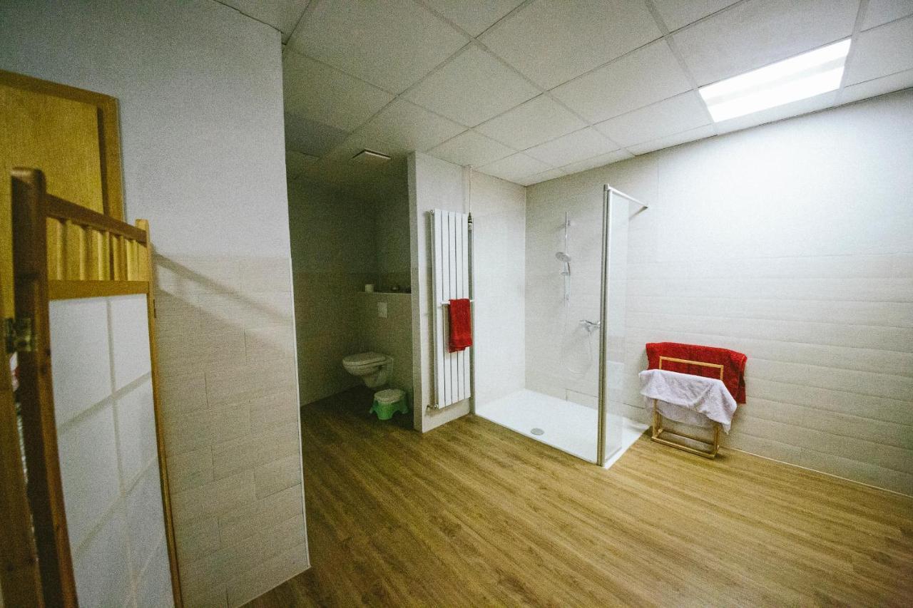 Grosse & Voll Ausgestattete Apartments, Studios, Doppelzimmer, Workspace, Parkplatz, Netflix, Prime & Schnelles Wifi In Ruhiger Lage Mit Garten Rudolstadt Exterior foto