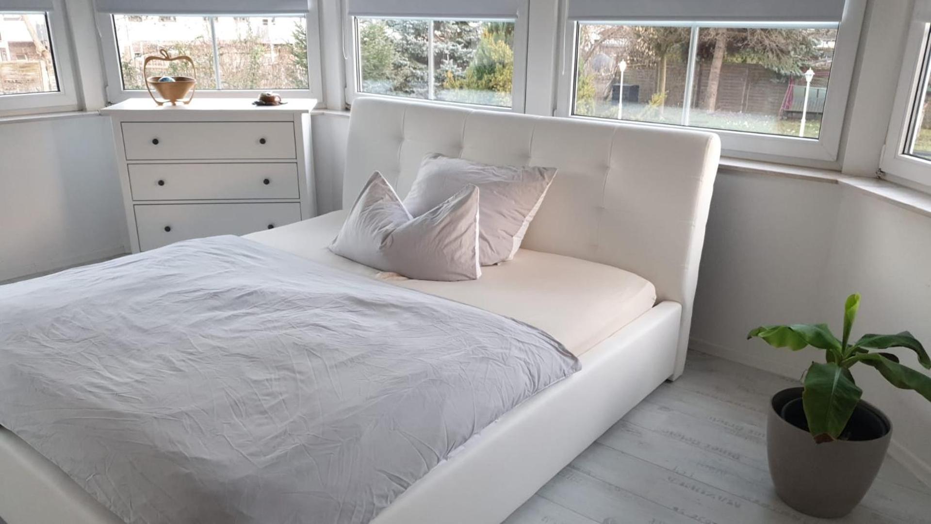 Grosse & Voll Ausgestattete Apartments, Studios, Doppelzimmer, Workspace, Parkplatz, Netflix, Prime & Schnelles Wifi In Ruhiger Lage Mit Garten Rudolstadt Exterior foto