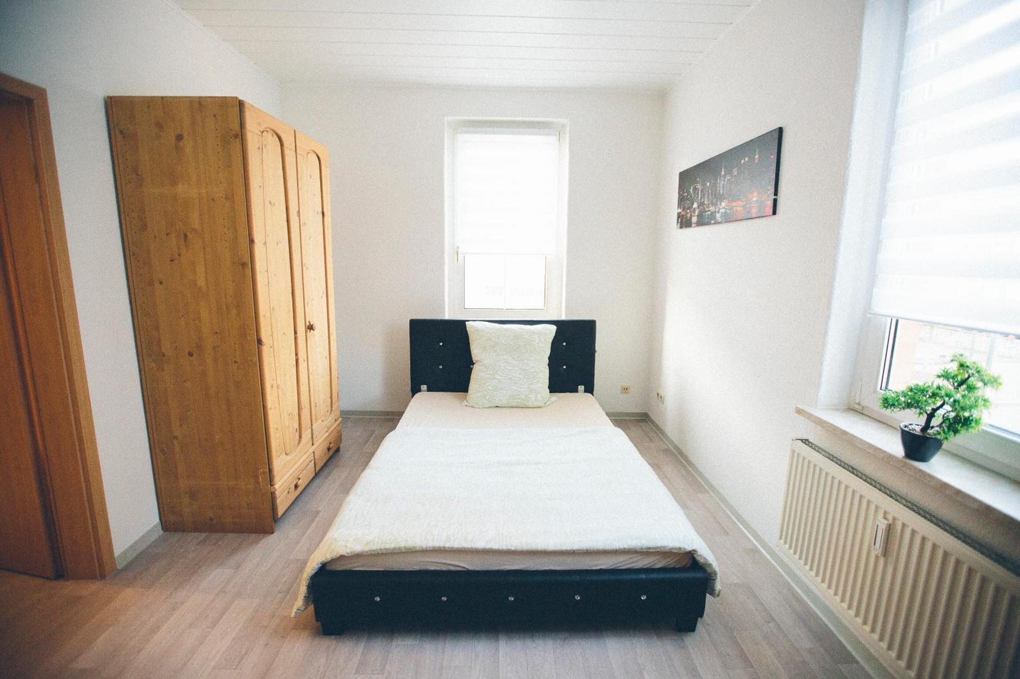 Grosse & Voll Ausgestattete Apartments, Studios, Doppelzimmer, Workspace, Parkplatz, Netflix, Prime & Schnelles Wifi In Ruhiger Lage Mit Garten Rudolstadt Cameră foto
