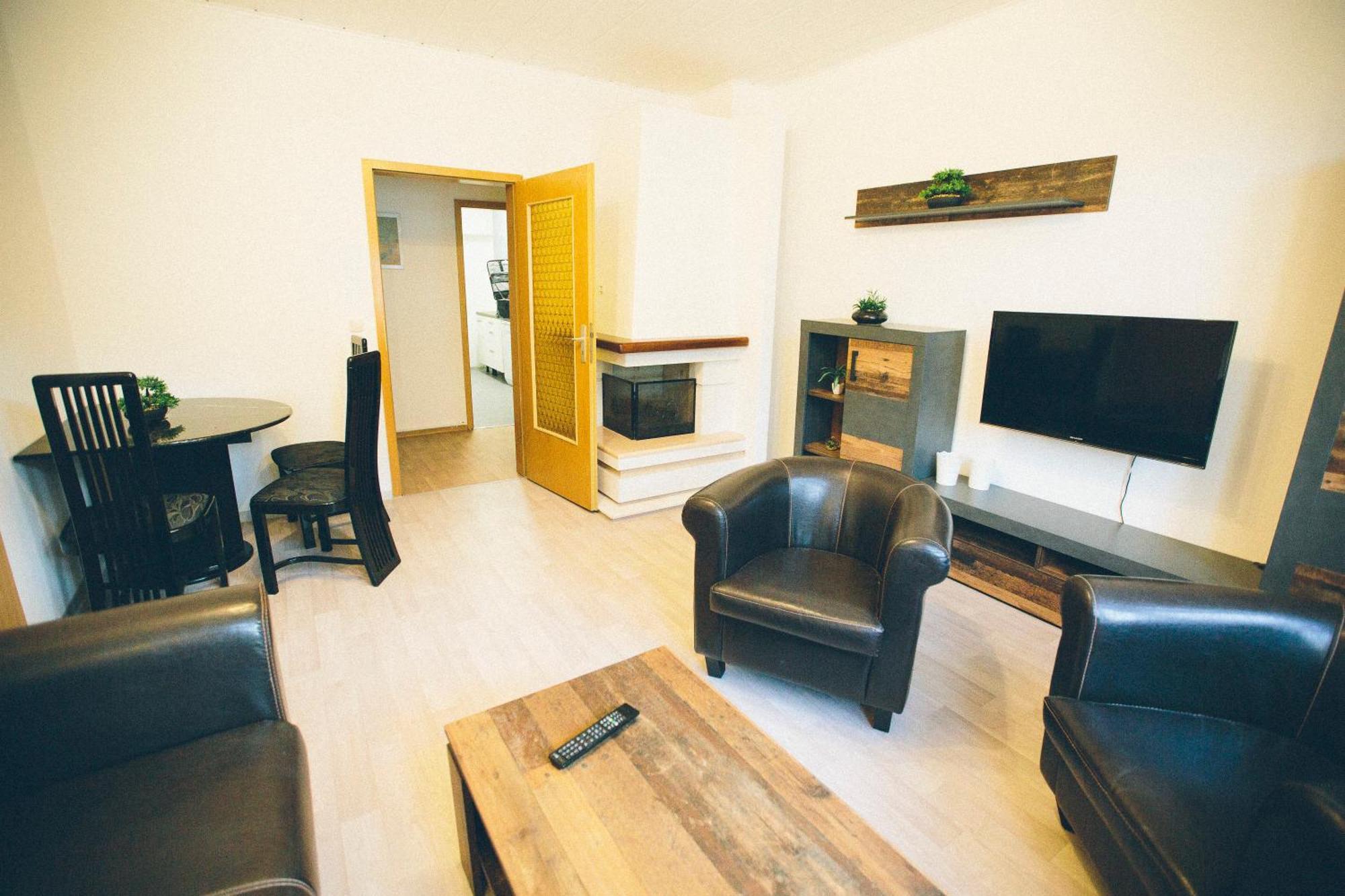 Grosse & Voll Ausgestattete Apartments, Studios, Doppelzimmer, Workspace, Parkplatz, Netflix, Prime & Schnelles Wifi In Ruhiger Lage Mit Garten Rudolstadt Cameră foto