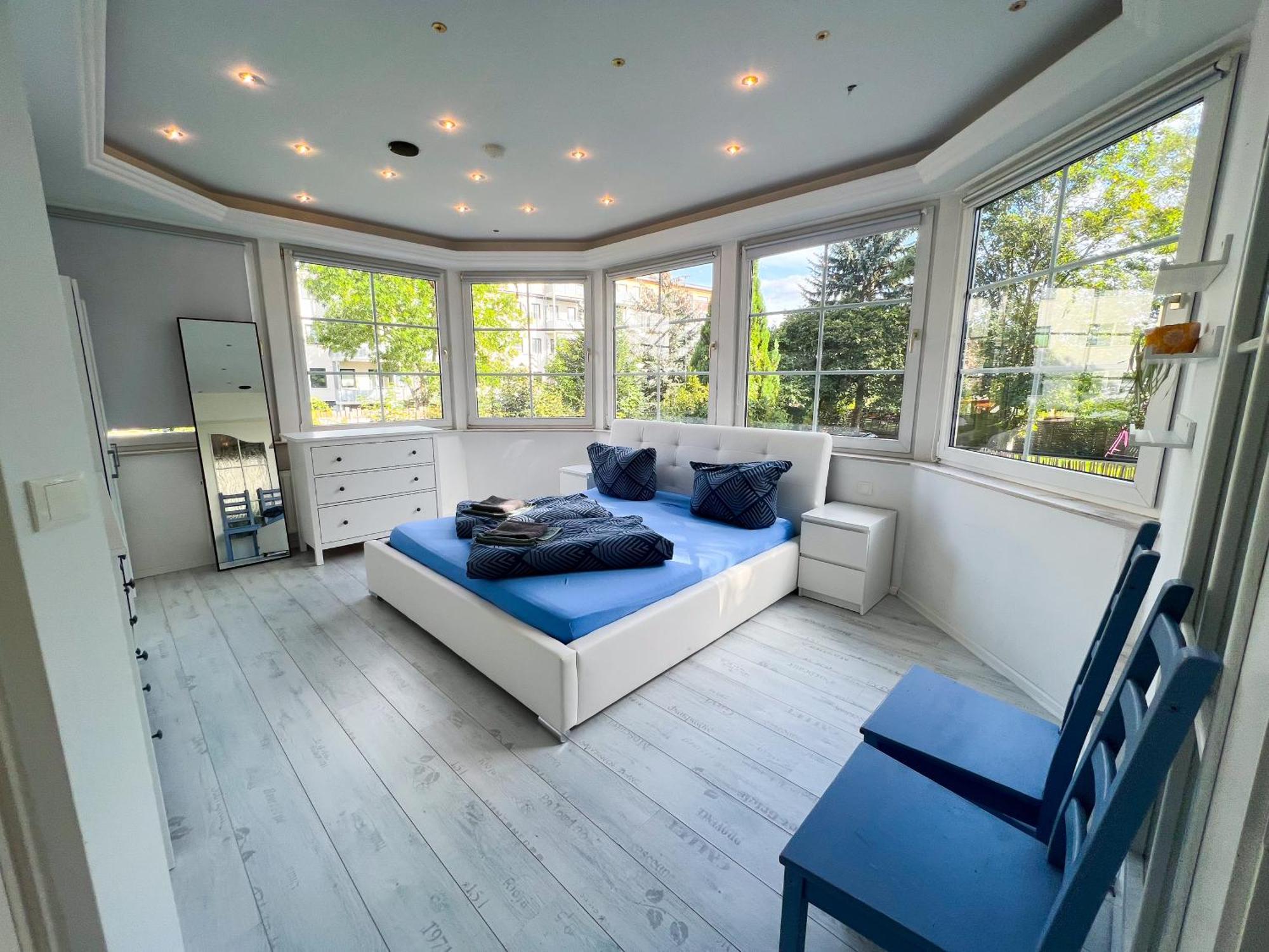 Grosse & Voll Ausgestattete Apartments, Studios, Doppelzimmer, Workspace, Parkplatz, Netflix, Prime & Schnelles Wifi In Ruhiger Lage Mit Garten Rudolstadt Exterior foto