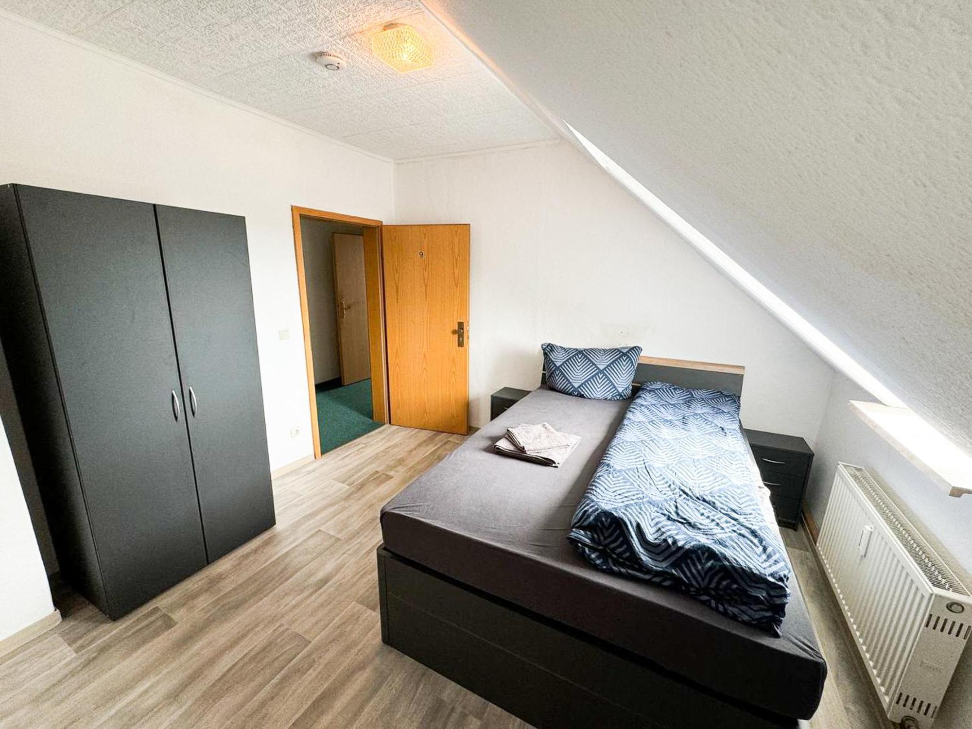 Grosse & Voll Ausgestattete Apartments, Studios, Doppelzimmer, Workspace, Parkplatz, Netflix, Prime & Schnelles Wifi In Ruhiger Lage Mit Garten Rudolstadt Cameră foto